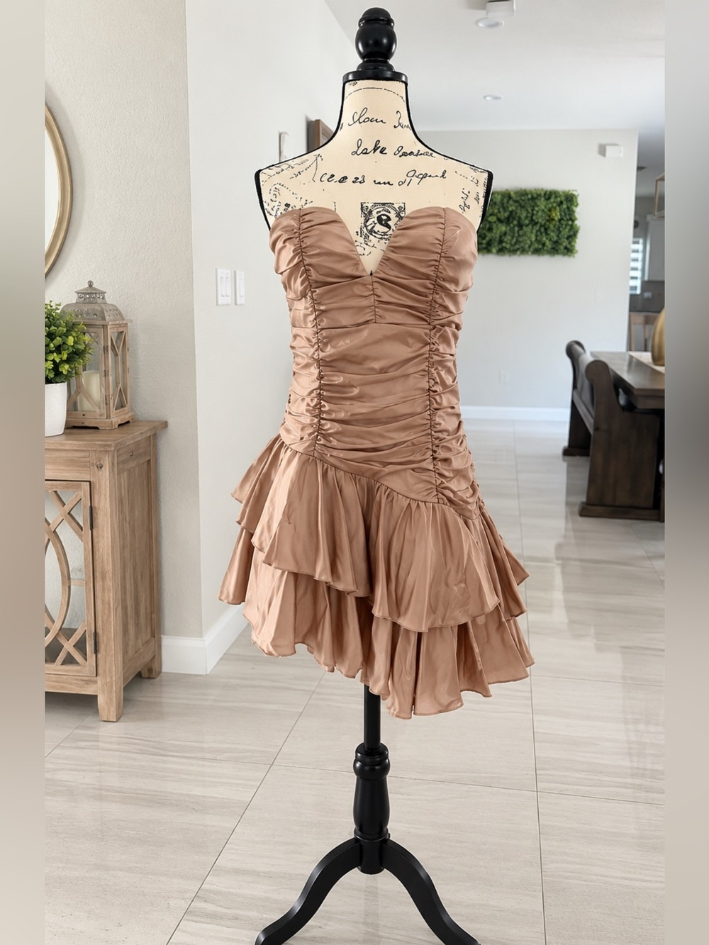 DO+BE Taupe Satin Ruched Strapless Tiered Mini Dress – Size Large – Pre-Owned